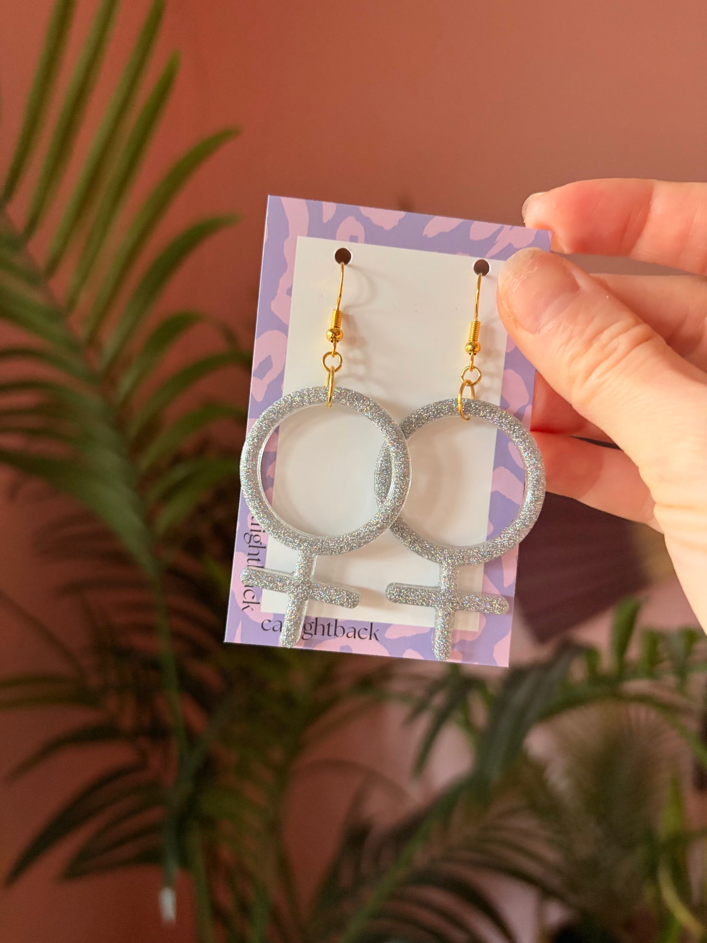 Glittriga Kvinnotecken