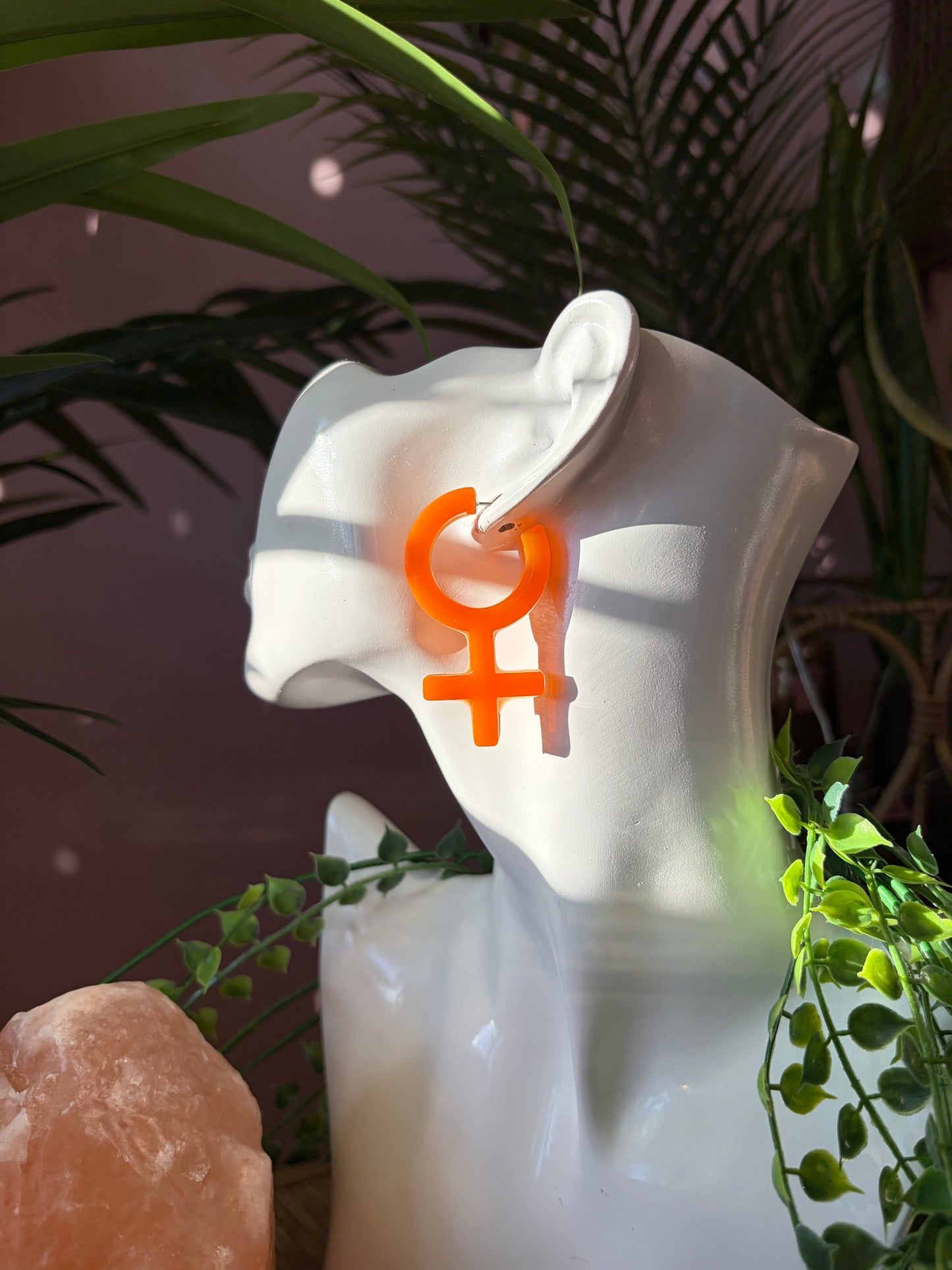 Orange Kvinnotecken