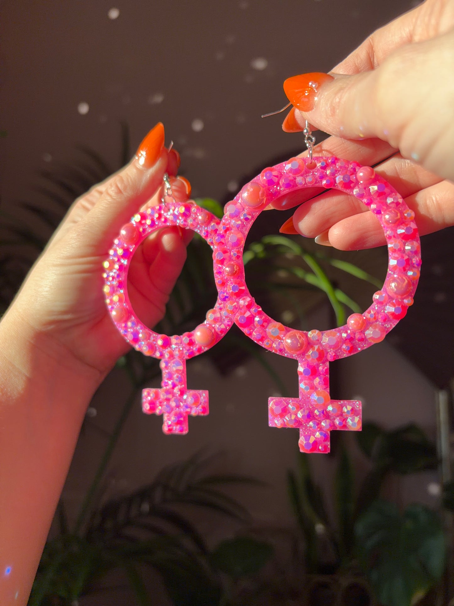 Glittriga Rosa Kvinnotecken med Rhinestones