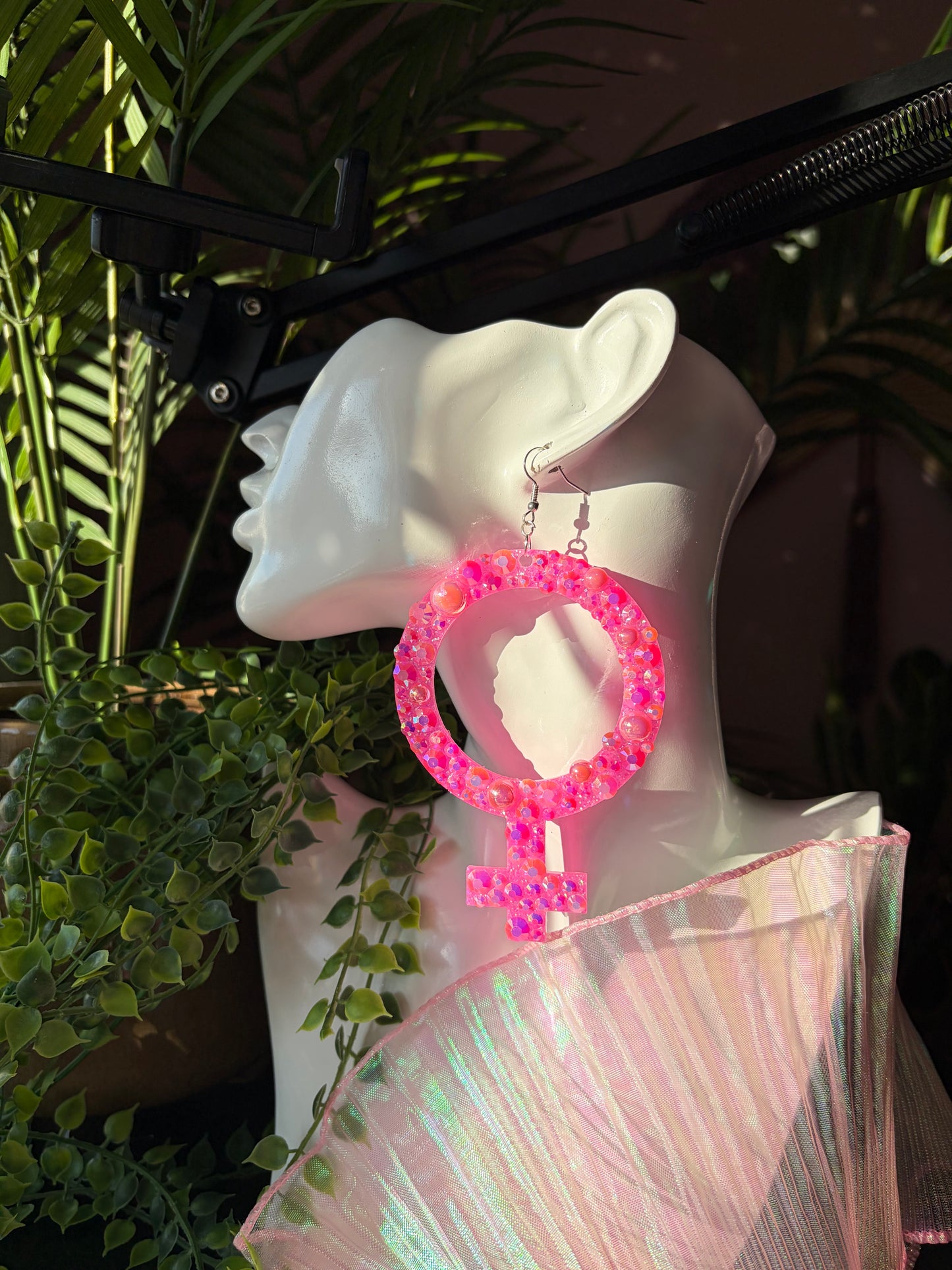 Glittriga Rosa Kvinnotecken med Rhinestones