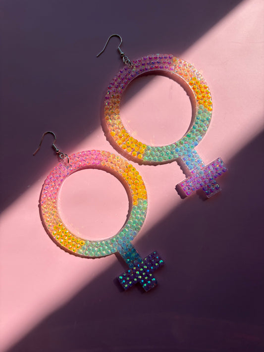Feministiska Pride Örhängen med Rhinestones