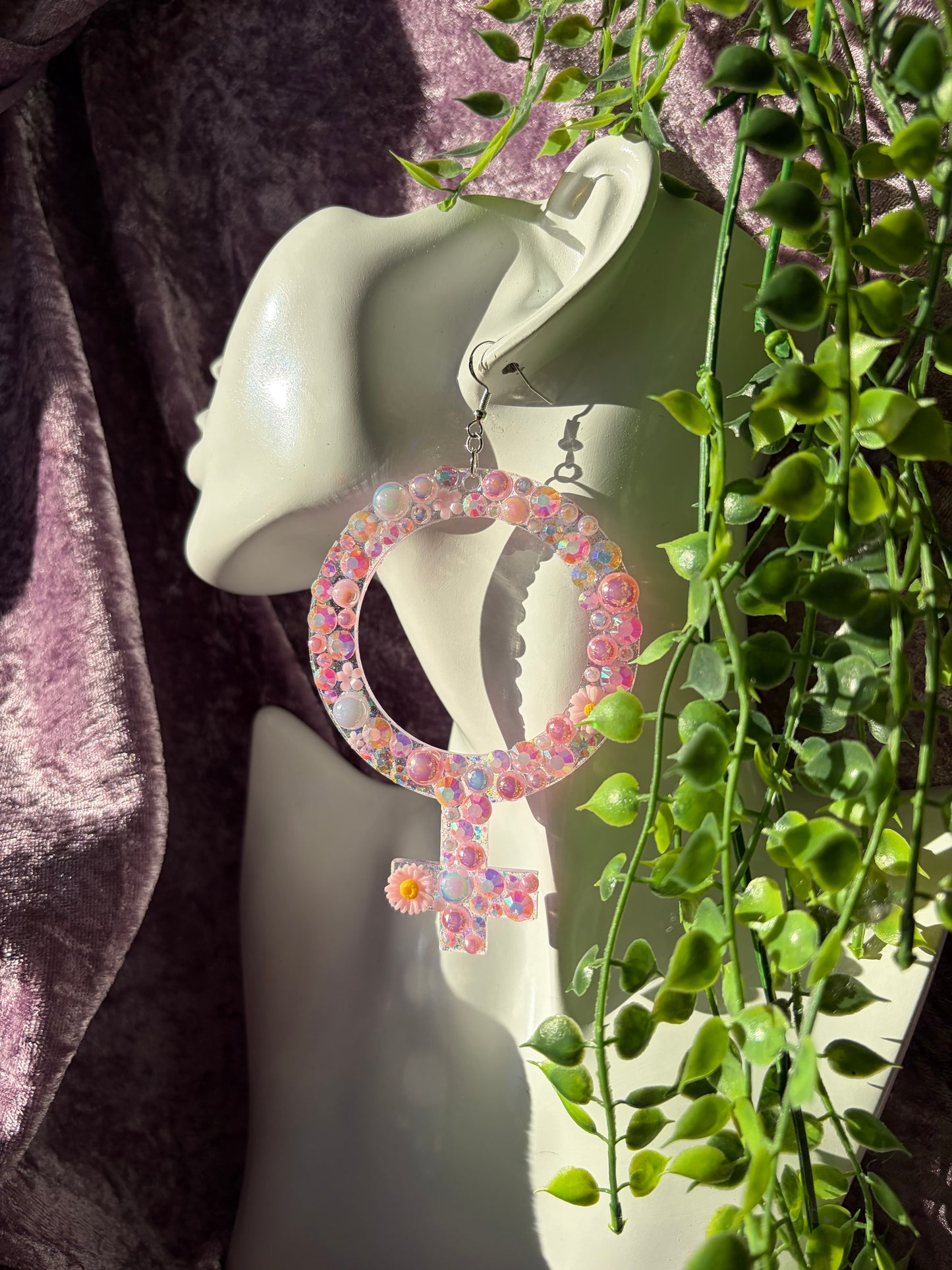 Glittriga Rosa Kvinnotecken med Rhinestones