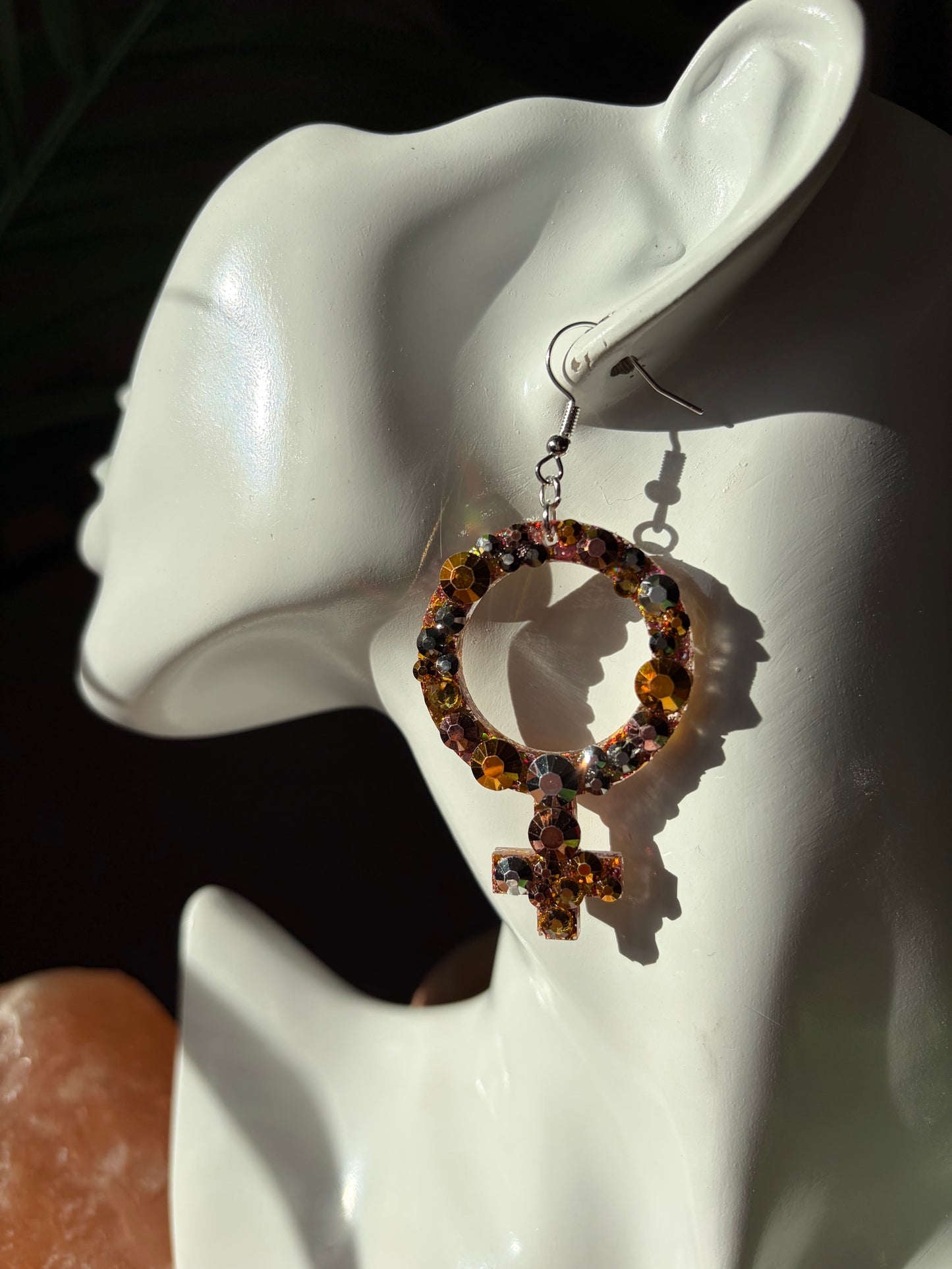 Svarta Kvinnotecken med Nitar och Rhinestones