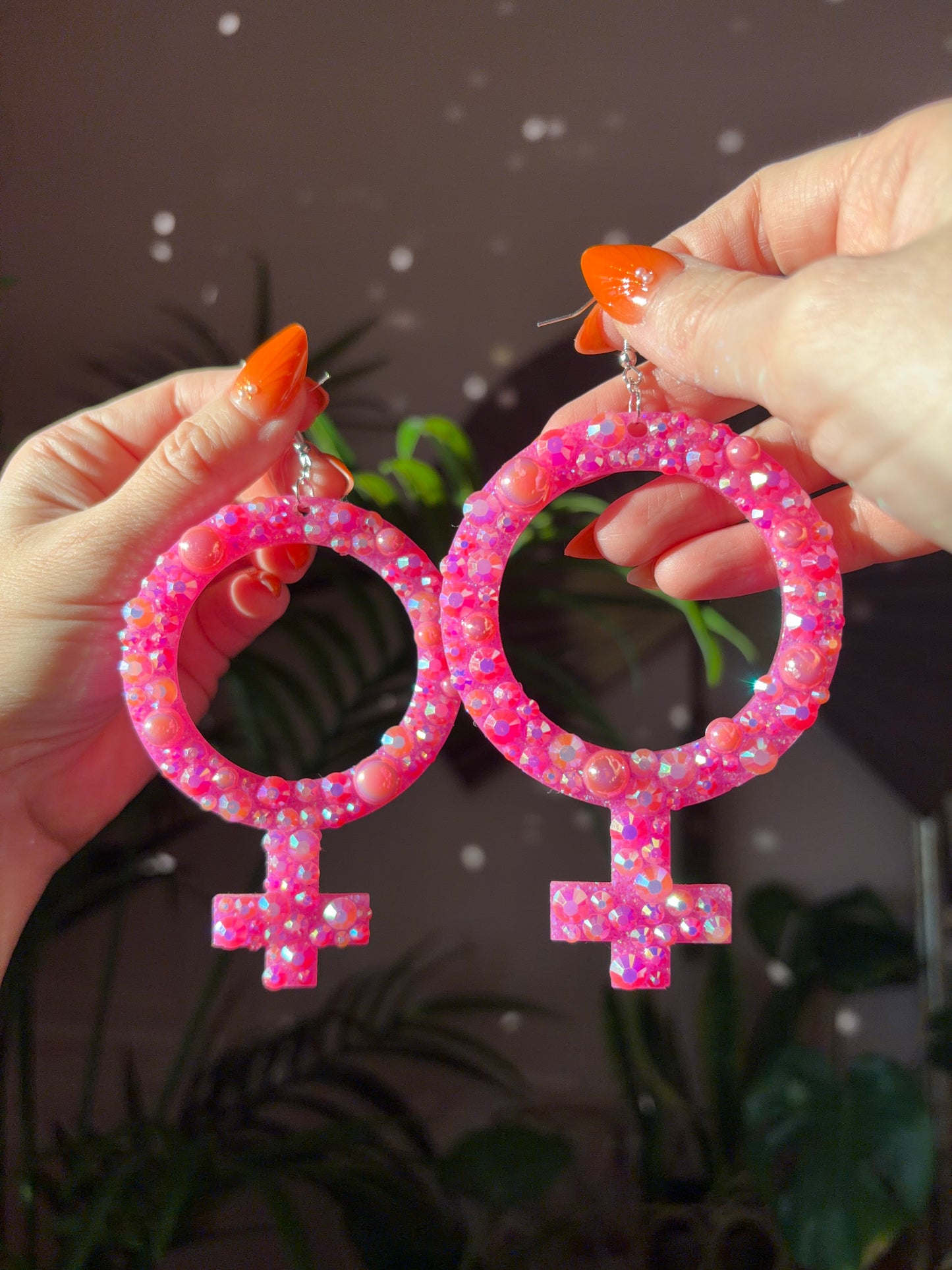 Glittriga Rosa Kvinnotecken med Rhinestones