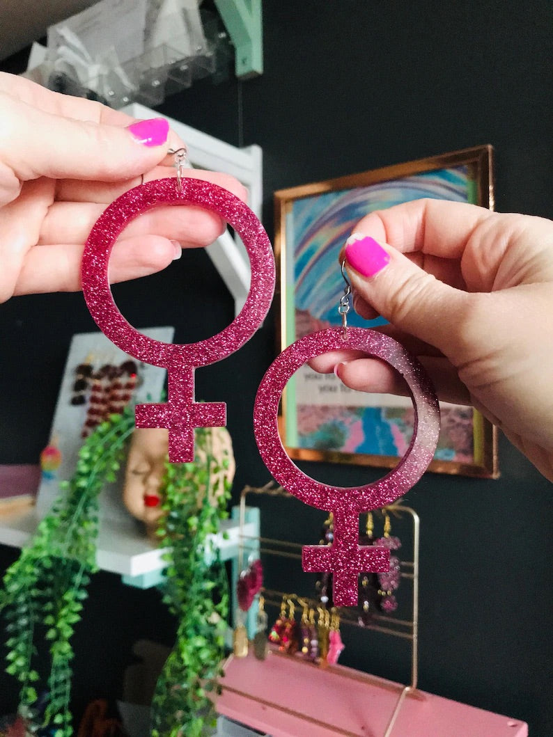 Glittriga Rosa Kvinnotecken - XL Storlek