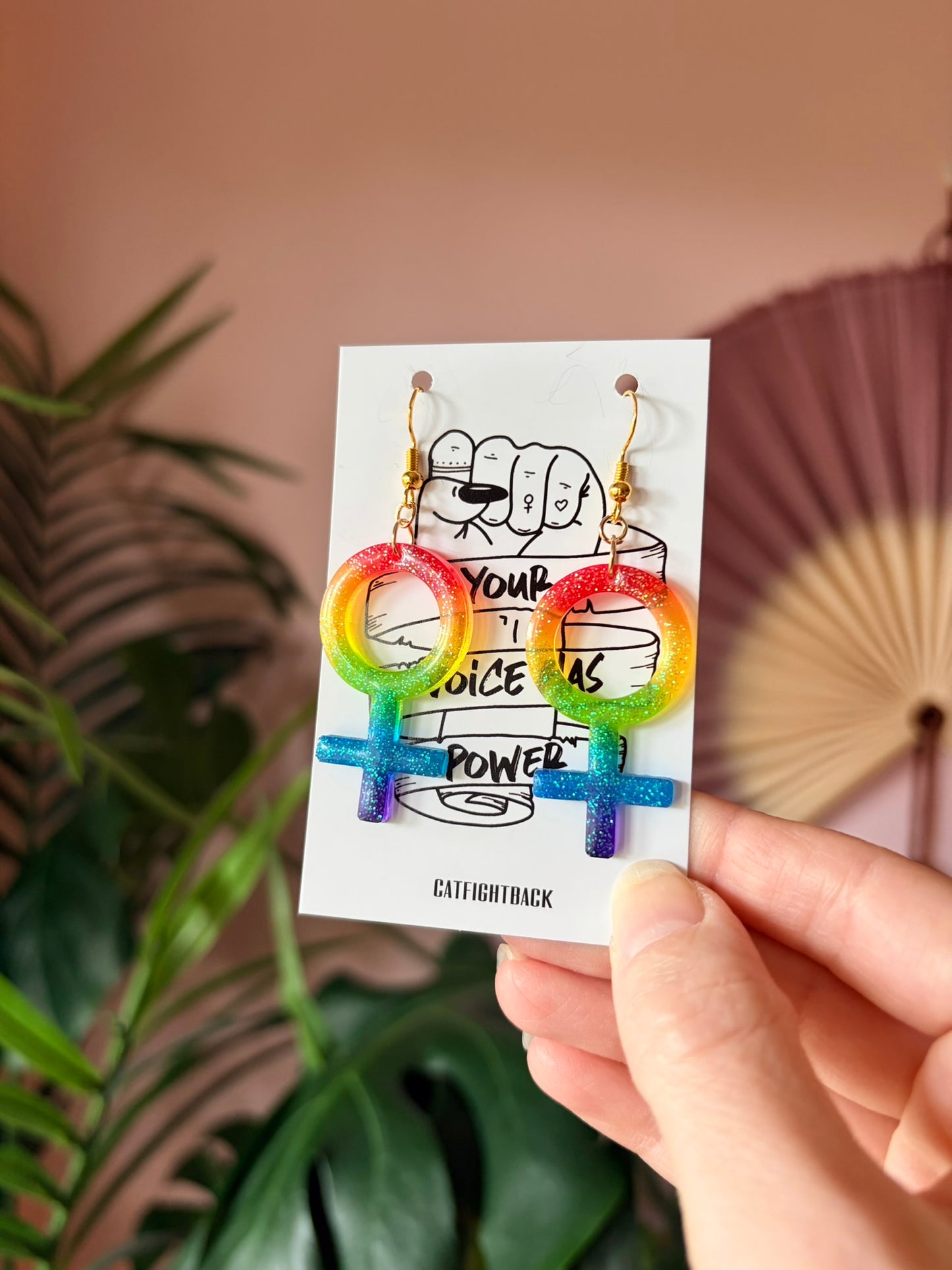 Prideörhängen - Kvinnotecken